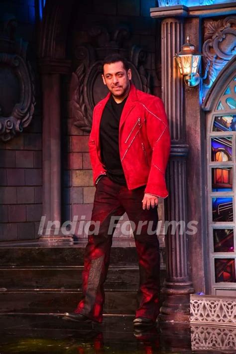 Salman Khan First Look From The Set Of Bigg Boss 17