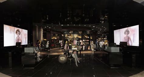 El Palacio De Hierro Interlomas Retail Store Design Retail Design