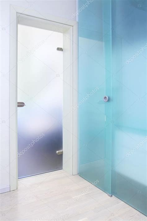 Depositphotos32363341 Stock Photo Blue Glass Door Lasermedizin Göttingen