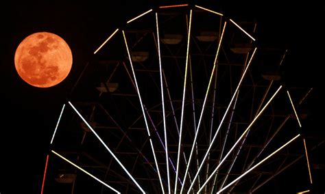 In Pictures Once In A Decade ‘super Blue Moon Lights Up The Sky