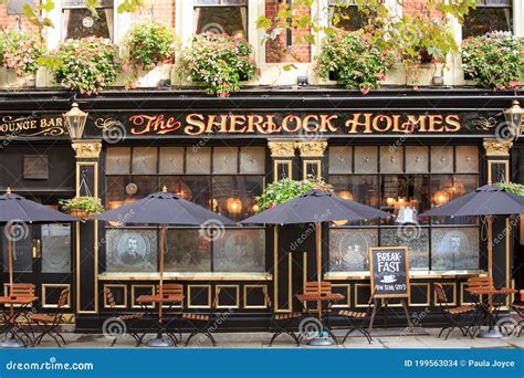 Sherlock Holmes Pub Londres Tradicional Imagen De Archivo Editorial