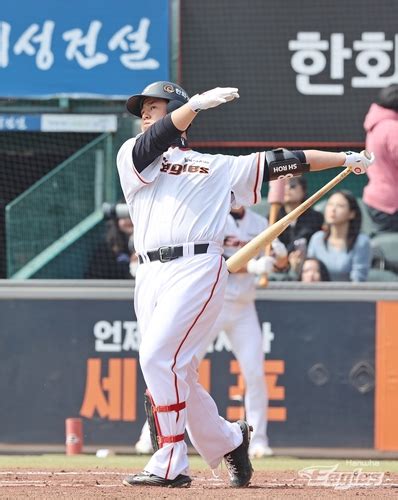 성장한 노시환·재도약 노리는 이성규 시범경기 공동 홈런 1위 네이트 스포츠