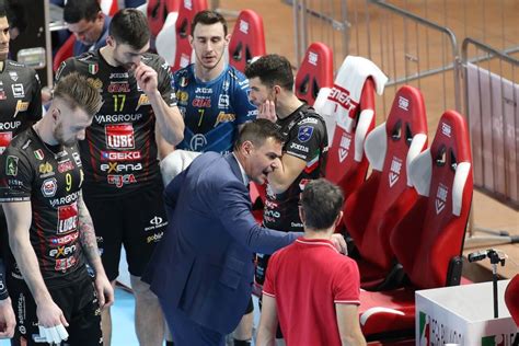 Pallavolo La Cucine Lube Cade In Casa Contro Monza Blengini