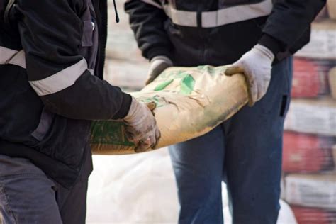 Cati Saci De Ciment Intra La Un Metru Cub De Beton