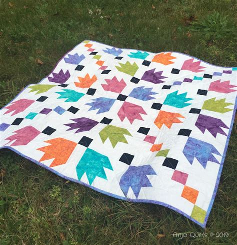 Anja Quilts Island Batik Ambassador Challenge The Bear S Square Dance