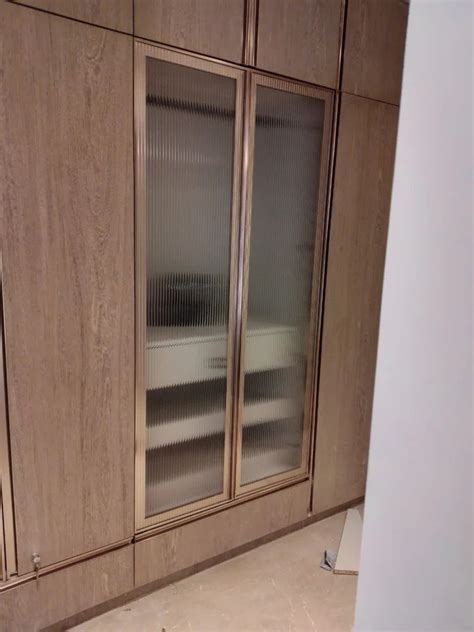 Rose Gold Aluminium Profile Shutter With Fluted Glass Length Feet