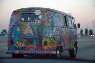 File:VW Bus T1 in Hippie Colors 2.jpg - Wikimedia Commons