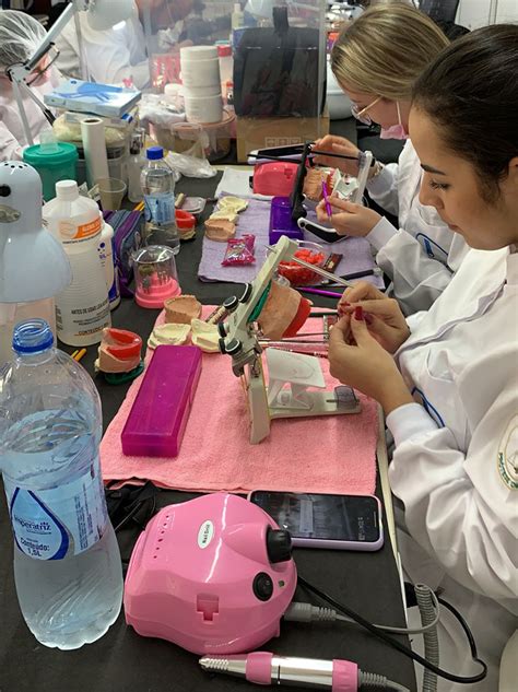 Técnico Em Prótese Dentária Naeo