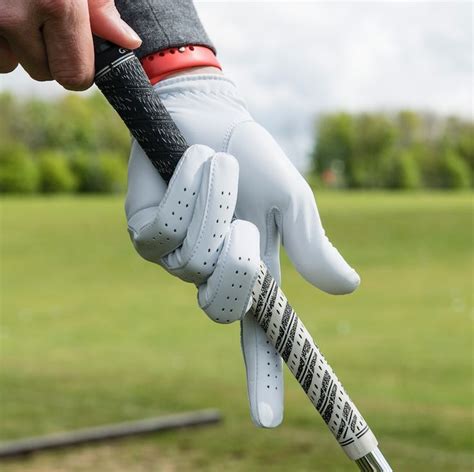 Golf Grip Tips: 8 Ways To Get The Perfect Golf Grip | Perfect golf ...