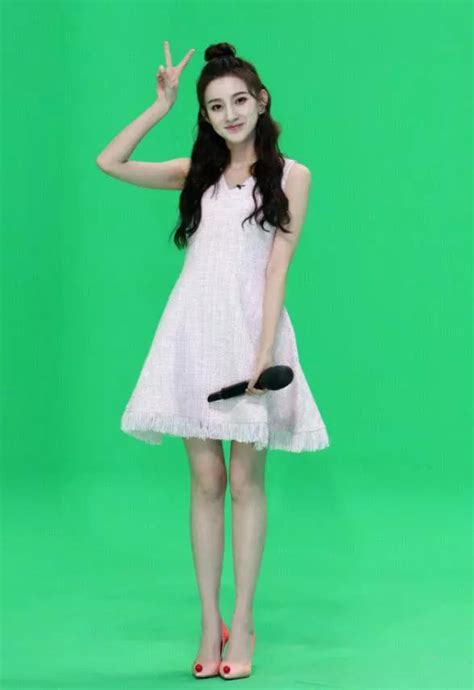 Celebrity Pretty Lady Cctv Host Ma Fanshu S Long Legged Photoshoot