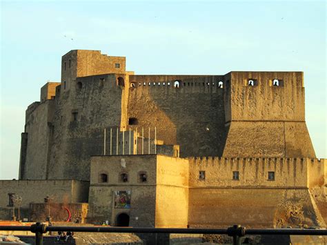 Castel Dell Ovo Megaconstrucciones Extreme Engineering