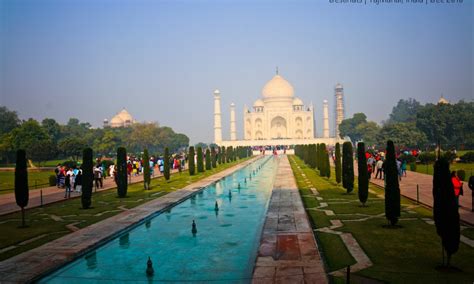 visit   taj