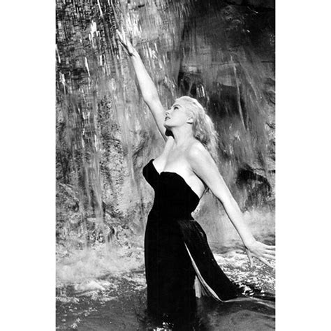 Anita Ekberg in La dolce vita 24x36 Poster Trevi Fountain classic ...