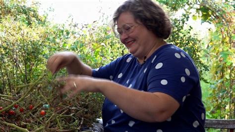 Von Hecke Zu Hecke S E Kleine Tomaten Gro E Arbeit Fernsehserien De