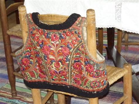 Parna Vintage Linen And Hemp Hungarian Embroidery Sheepskin Vest