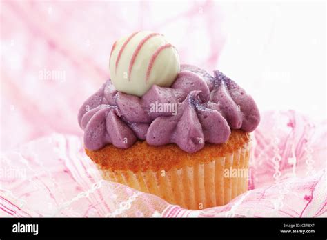 Buttercream Topping Hi Res Stock Photography And Images Alamy