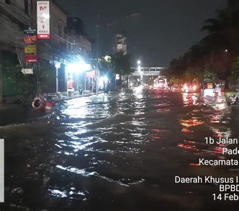 Update Banjir Jakarta 7 Rt Dan 21 Ruas Jalan Terendam