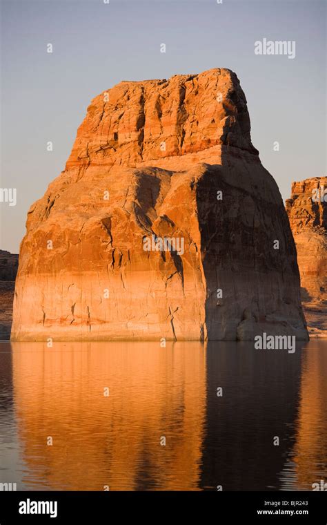 Lone Rock Monolith Lake Powell Utah Stock Photo Alamy