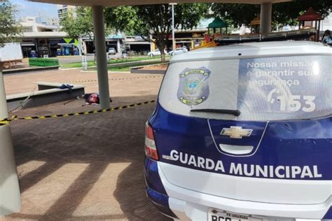 Morador De Rua Encontrado Morto Na Pra A Miguel Rossafa Em Umuarama