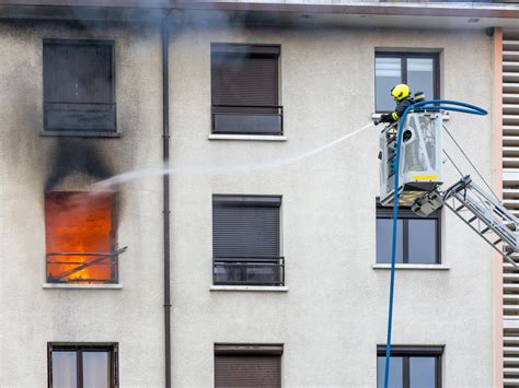 Annecy Feu dappartement avec propagation deux familles à reloger