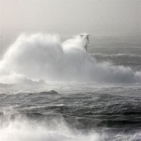 Ageas and WeatherNet Pioneer in Predicting Extreme Weather Impact for