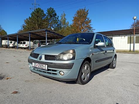 Renault Clio 1 2 16V 2002 God