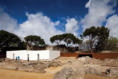 São Jorge Castle Archeological Site by JLCG Arquitectos Lisbon