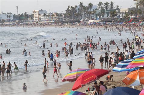 Ba Istas Abarrotan Las Playas De Mazatl N Este S Bado De Gloria