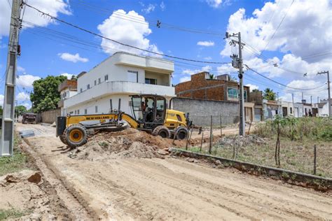 Prefeitura de Lagarto anuncia novo avanço no calçamento de quatro ruas