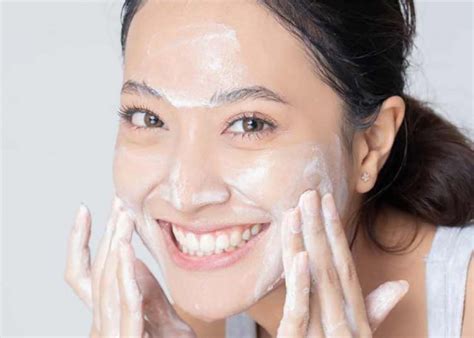 Wajib Tahu Ini Dia Urutan Skincare Pagi Hari Yang Benar Agar Wajah Glowing