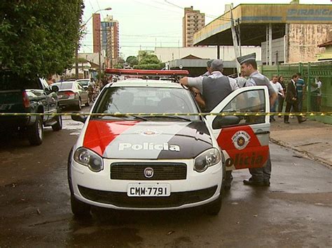 G1 Bando Rouba R 20 Mil De Sindicato E Troca Tiros PM Em