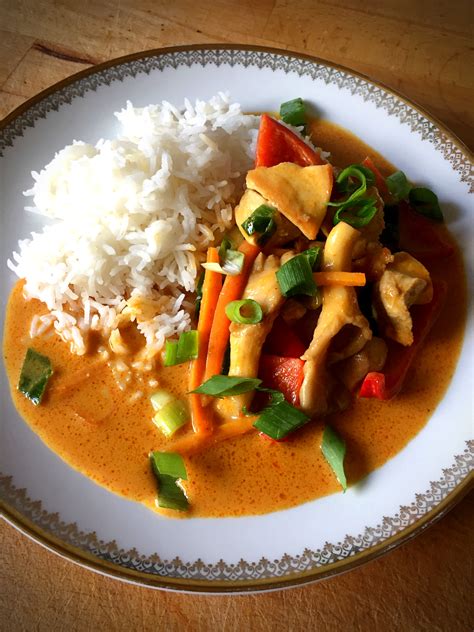 Scharfes Thai Curry Mit Reis Fabian S Food Factory