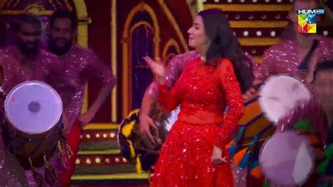 Mahira Khan Sets The Stage On Fire With Her Performance At The Kashmir 8th Hum Awards 2022 Youtube