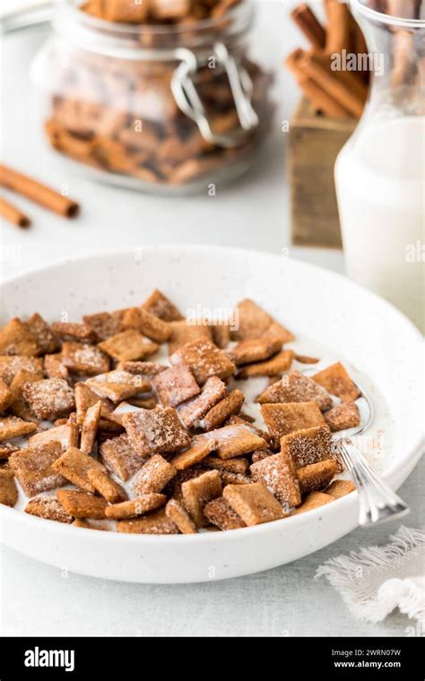 Cinnamon Toast Crunch Breakfast Cereal Hi Res Stock Photography And