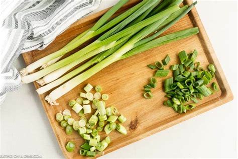 The Best Green Onion Substitutes Eating On A Dime