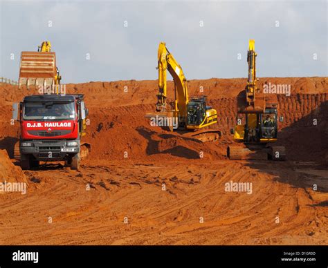 Large Tracked Jcb Excavators Digging Cutting Earthworks Loading Tipper