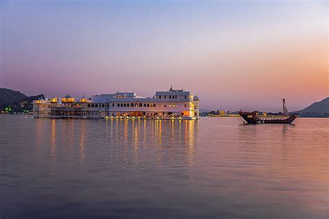 770+ Lake Pichola Sunset Stock Photos, Pictures & Royalty-Free Images ...