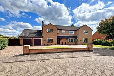 Pictured Six Bedroom Detached House In West Hunsbury On Market For £