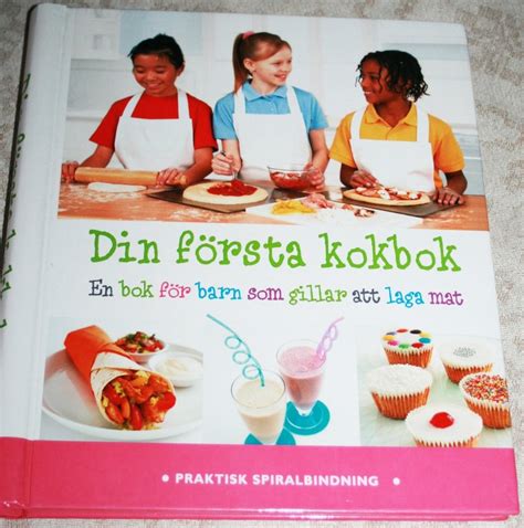 Se produkter som liknar DIN FÖRSTA KOKBOK EN BOK FÖ på Tradera