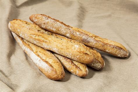 Une Baguette Bio De Tradition Française Chez Biofournil Boulangerie