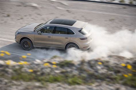 Record Insolite Pour Le Porsche Cayenne Turbo S E Hybrid Motorlegend