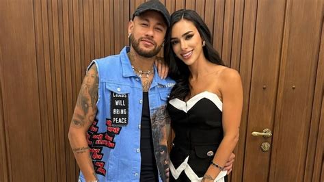 Neymar Y Bruna Biancardi Confirman Su Reconciliación Con Un Romántico Beso ¡hola