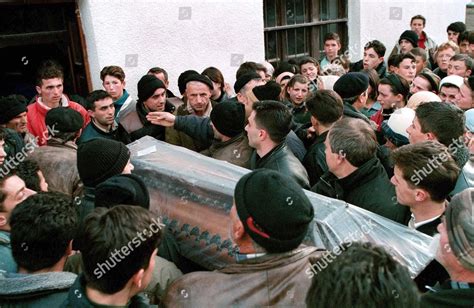 Racak Kosovo Yugoslavia Relatives Racak Massacre Editorial Stock Photo