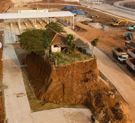 Dibongkar Ahli Waris Rumah Viral Di Tengah Jalan Tol Cijago Terima Rp