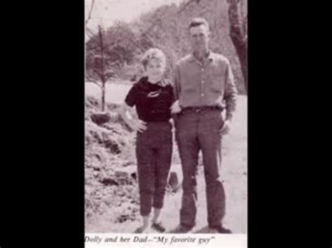 Dolly with her father, Robert "Lee" Parton Dolly Parton Young, Dolly Parton Pictures, Perry Como ...