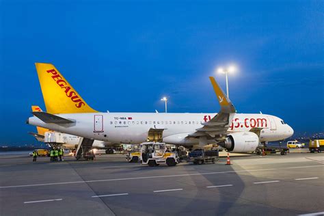 Pegasus Airlines Airbus A320 Lands With Tilted Nose Gear AeroTime