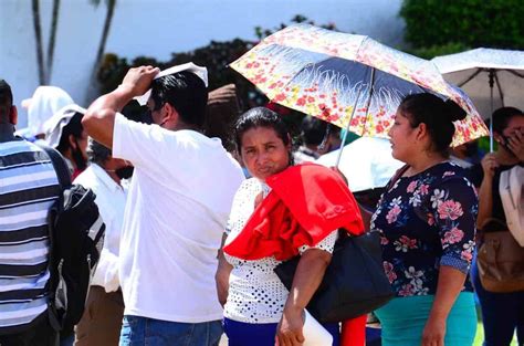 Habitantes De Nacajuca Hacen Largas Filas Para Cobro De Apoyo Por