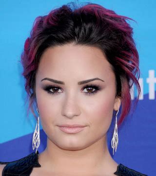 Makeover Alert! Demi Lovato Shaved Her Head | StyleCaster