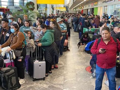 Pasajeros Viven Caos En Aeropuerto De Tijuana