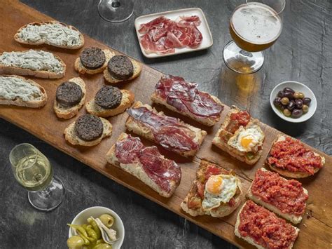 TOSTA DE SOBRASADA CON MIEL RAG Real Academia de Gastronomía